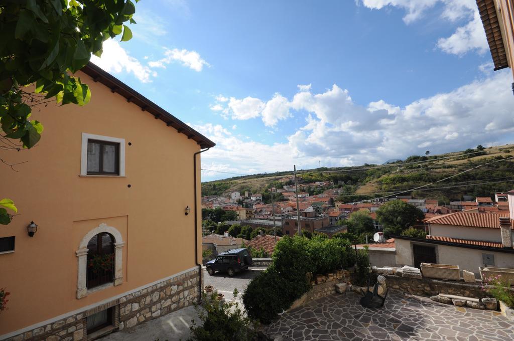 Casa Vacanze Il Castello Pescina Exterior photo