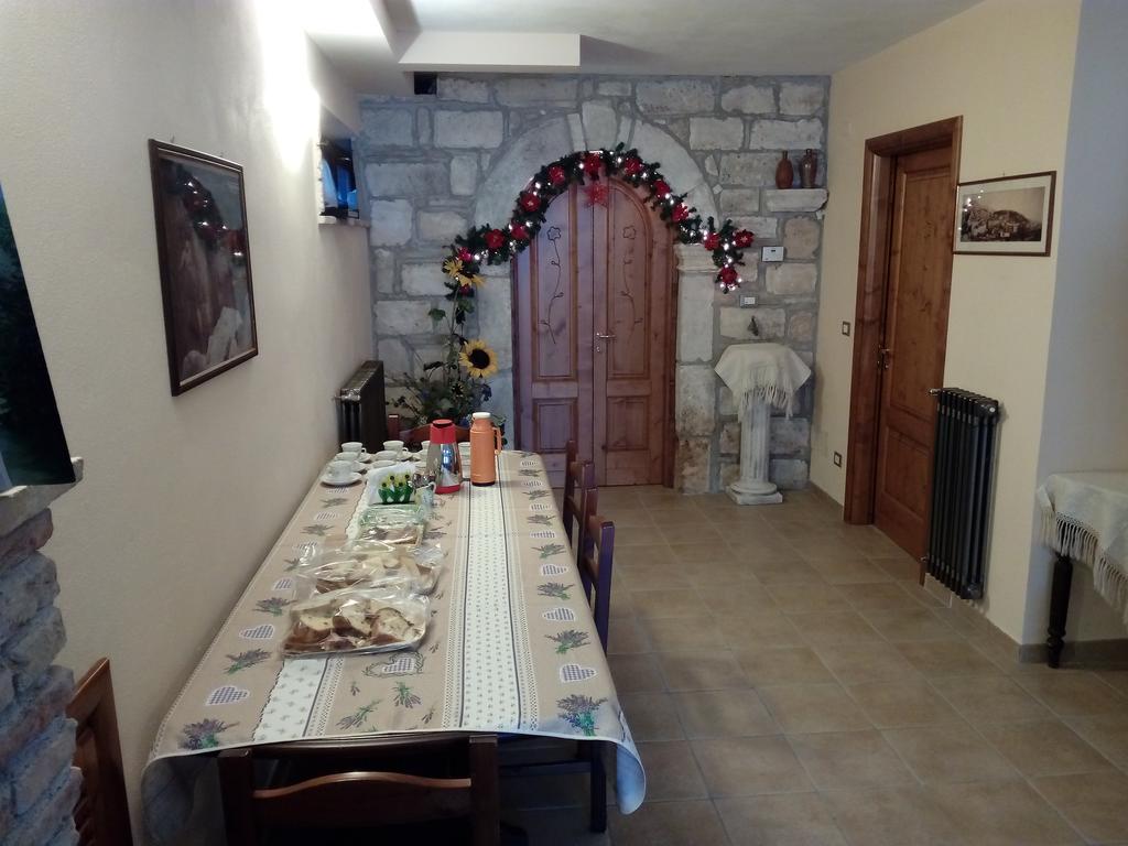 Casa Vacanze Il Castello Pescina Exterior photo